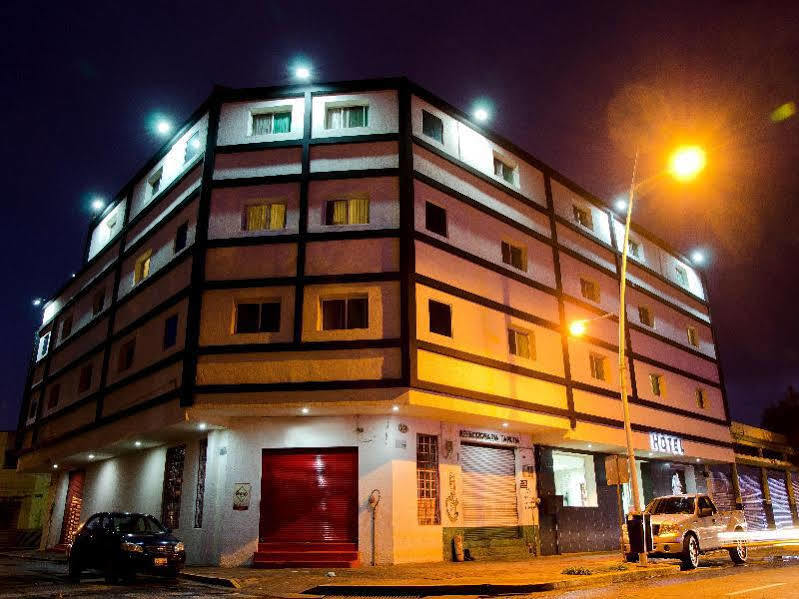 Hotel Portonovo Plaza Centro Guadalajara Esterno foto